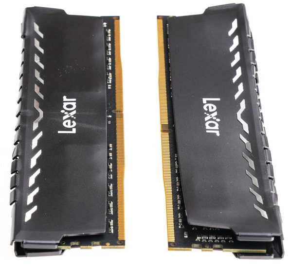 Pamięć RAM DDR4 Lexar 32 GB 3200 MHz CL 16 LD4BU016G-R3200GDXG  USZKODZONY