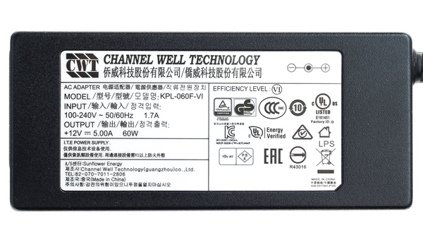 Zasilacz CWT KPL-060F-VI / 60W / 12V~5.0A / 5.5mm x 2.1mm