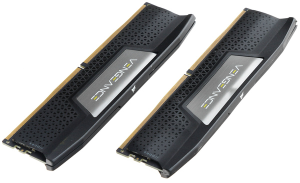 Pamięć RAM Corsair DDR5 64 GB CMK64GX5M2B5600C40 5600 MHz CL40.00 (CMK64GX5M2B5600C40) USZKODZONE