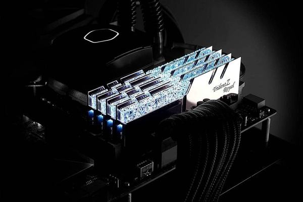 Pamięć RAM G.Skill Trident Z Royal DDR4 16GB 3200MHz (F4-3200C16D-16GTRS)