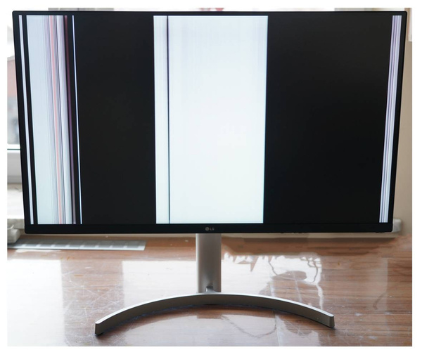 MONITOR LG 32UN550-W 31.5 CALA (USZKODZONY)